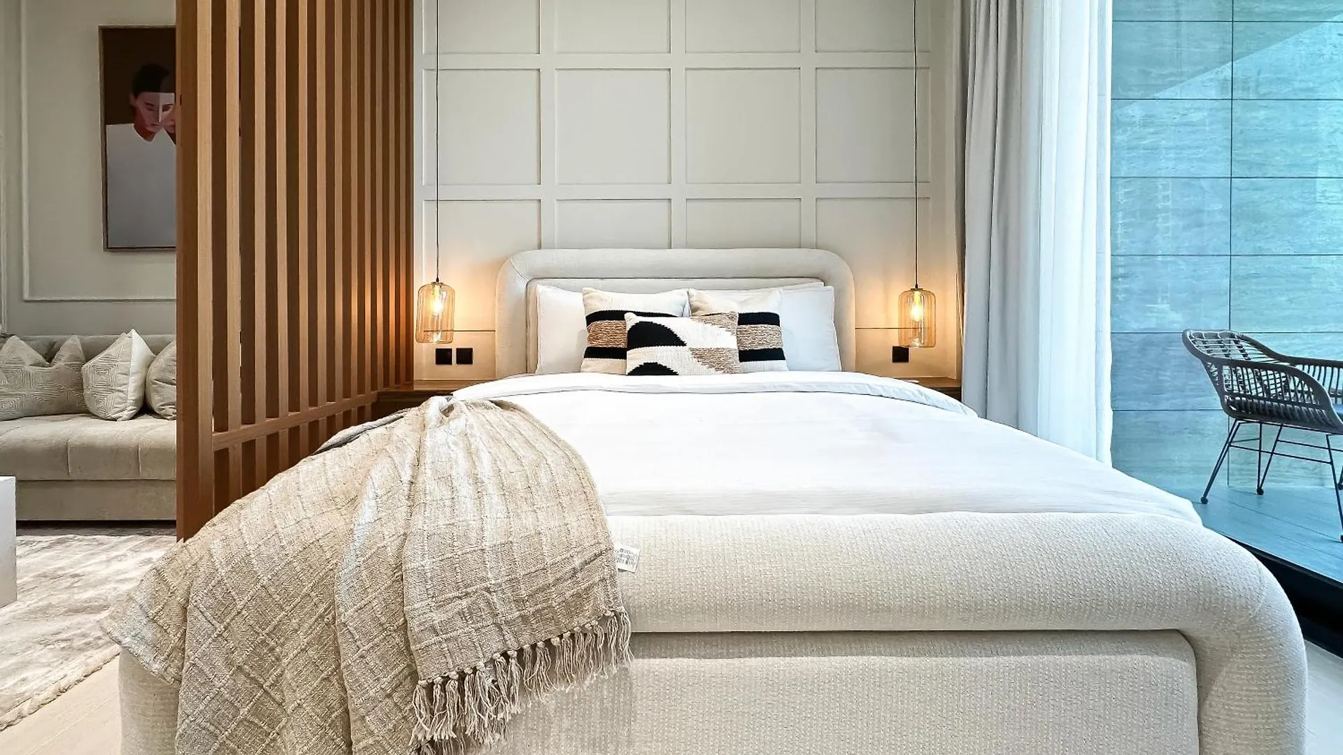 Vista Luxe Studio W Canal & Pool Paradise View Dubai United Arab Emirates