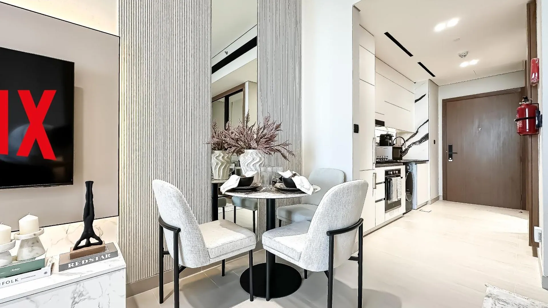Vista Luxe Studio W Canal & Pool Paradise View Dubai United Arab Emirates