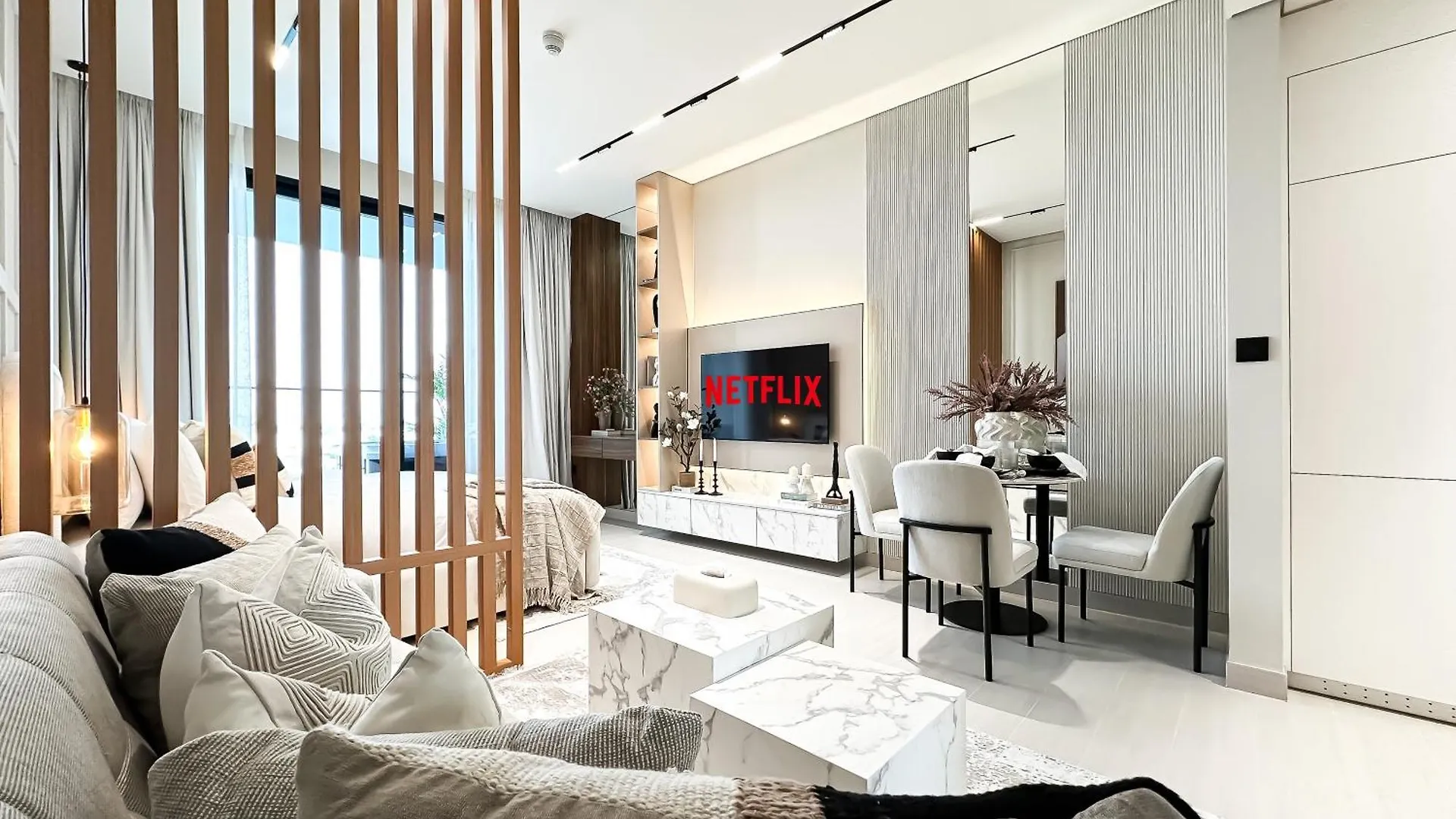 Vista Luxe Studio W Canal & Pool Paradise View Dubai Apartment