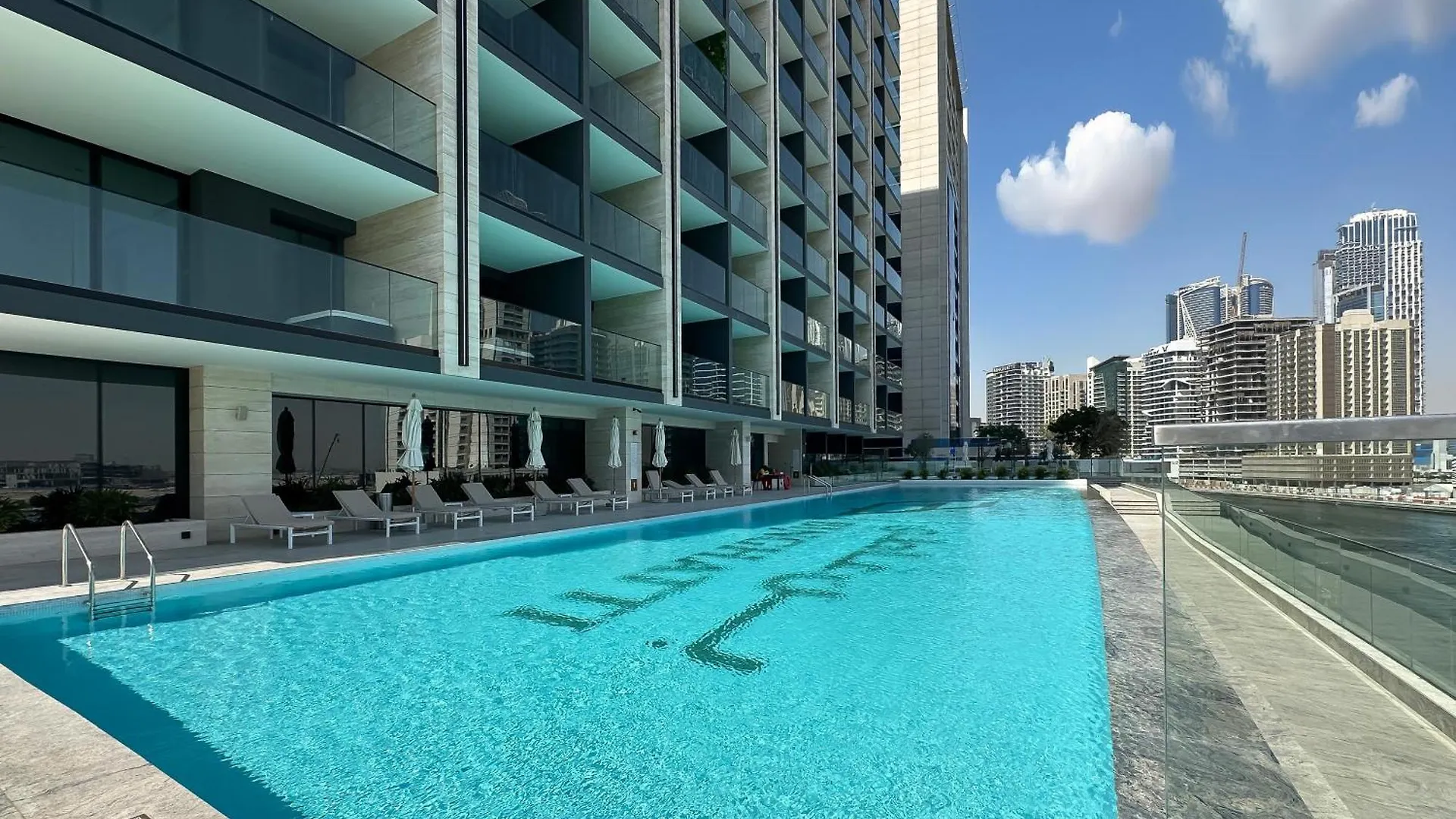 Vista Luxe Studio W Canal & Pool Paradise View 迪拜 公寓