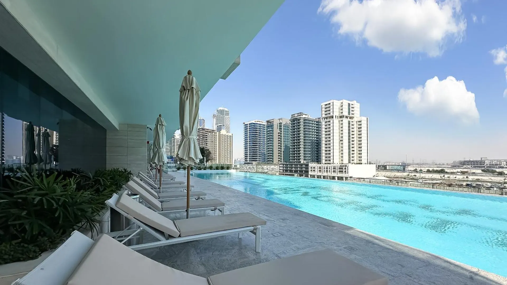 Vista Luxe Studio W Canal & Pool Paradise View Dubai Apartment